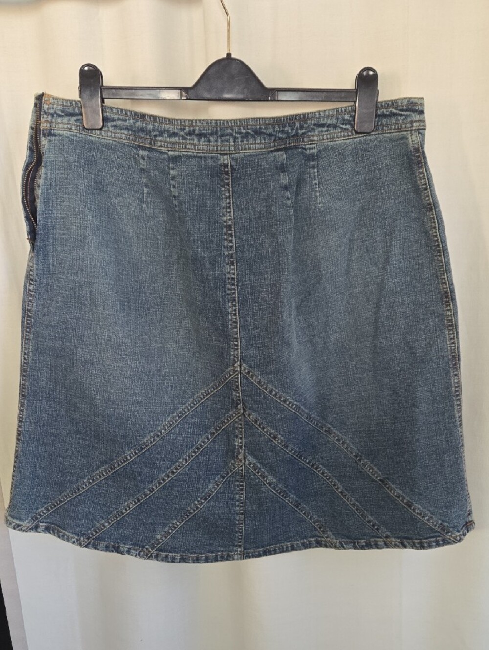 VTG... "Venezia"  Medium Blue Denim Chevron-Panel A-Line Skirt – Size 18 - Picture 8 of 10
